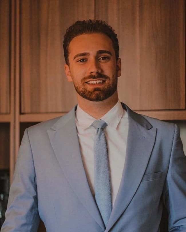 Dr. Mateus Oliari
